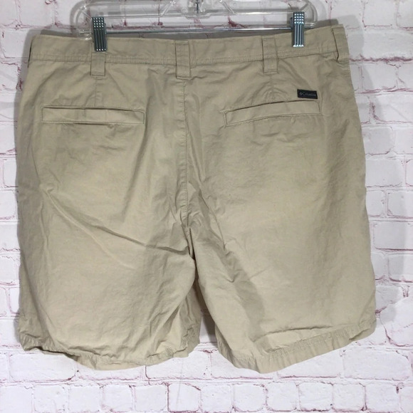 Columbia Shorts - Size 36 - Picture 2 of 6